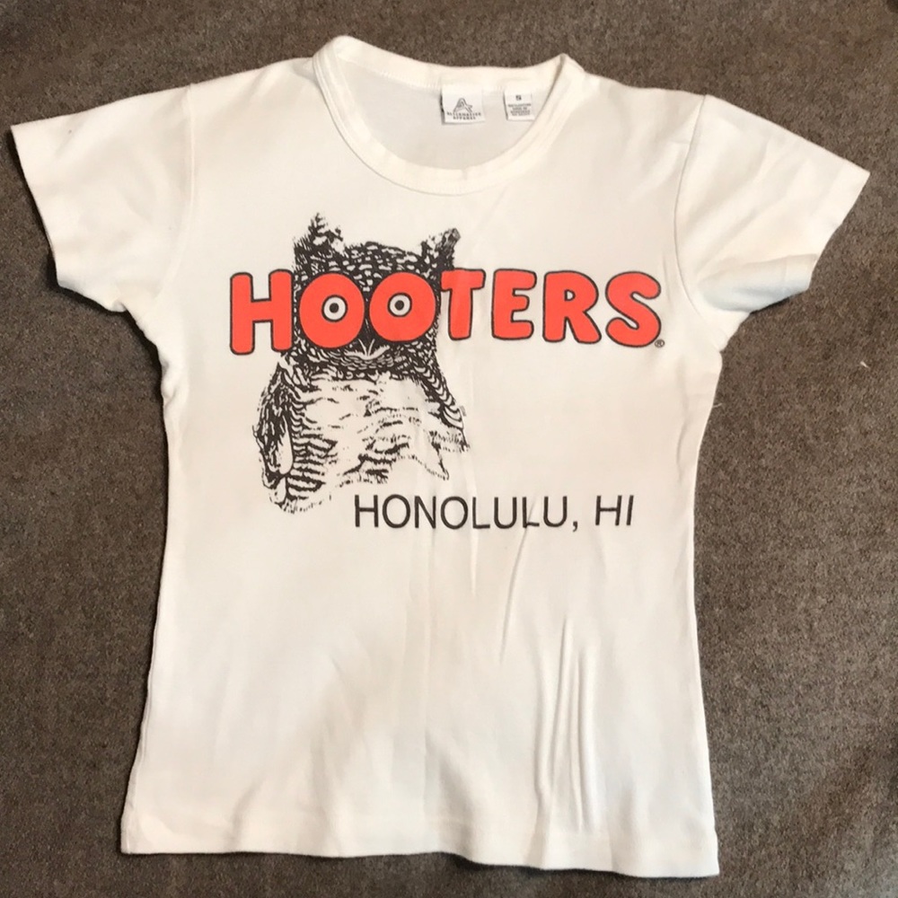 Hooter Honolulu Tee